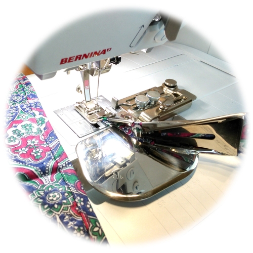 Universaalne kanga serva kantimisseade paljudele õmblusmasinatele #88 Binder on the Bernina 450