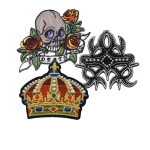 Pääkallot, kruunut, tattoo, ristit...